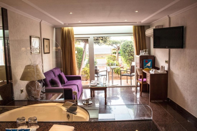 Beach Twin Suite
