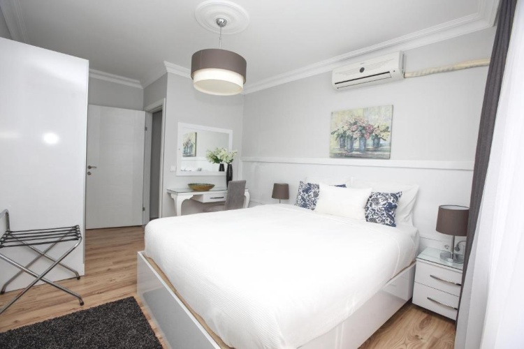 1 Bedroom Large Apartment