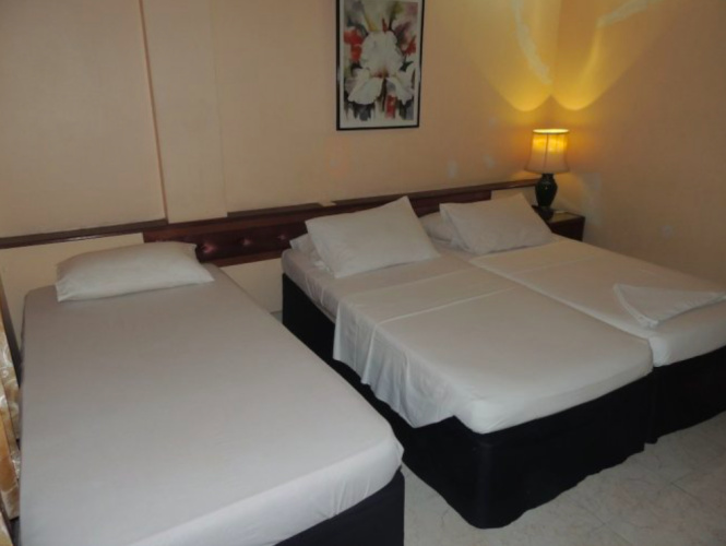Standard Triple room