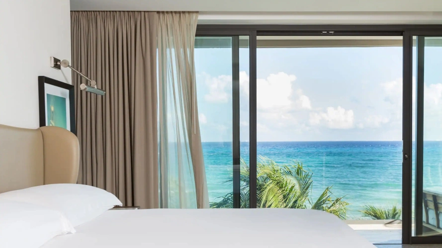 Panoramic Beach House Double Suite oceanfront