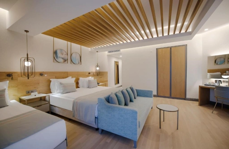 Superior Corner room