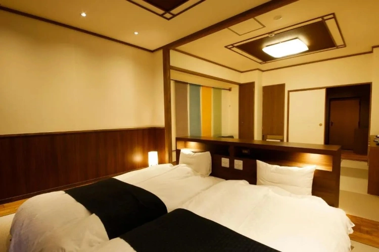 Low-bed Twin room with forest view