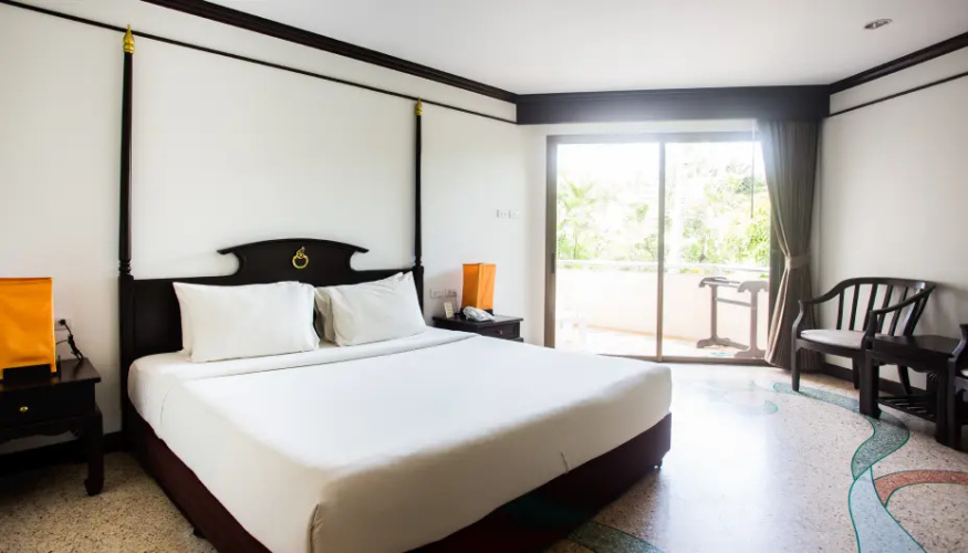 Deluxe Double room with pool view