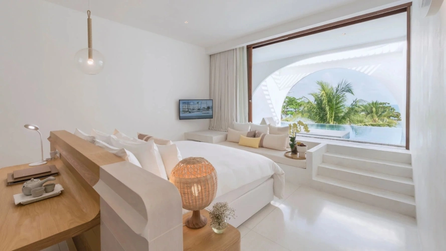 Oceanfront Double Pool Suite with balcony
