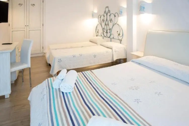 Triple room