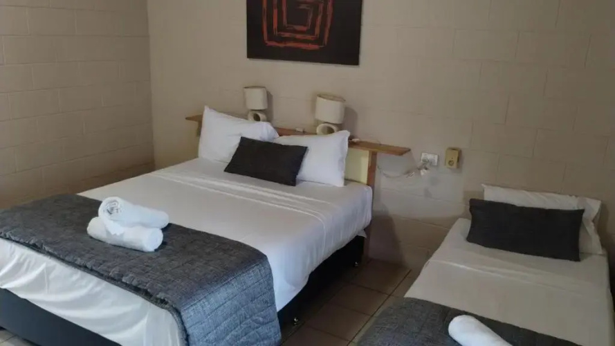 Tully Motel