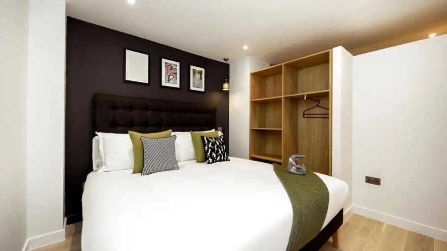 1 Bedroom Open Plan Double Apartment