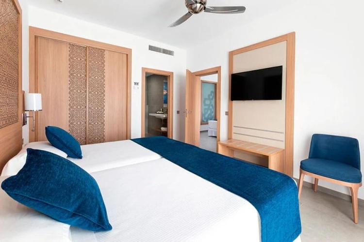 2 Bedrooms Family room