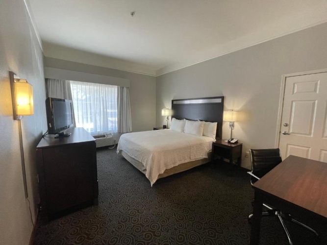 Mobility/Hearing Accessible Double room