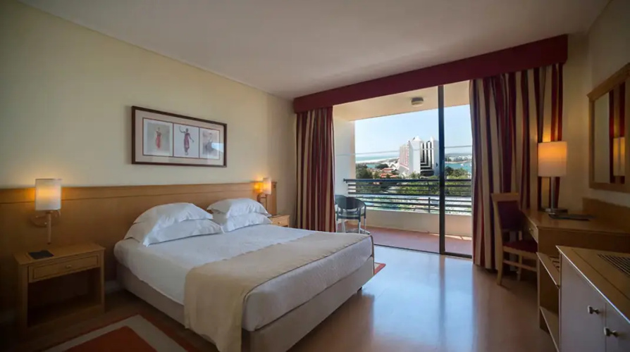 Quadruple Senior Suite with sea view