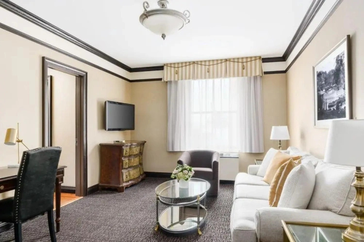 The Lucerne Hotel photo 13