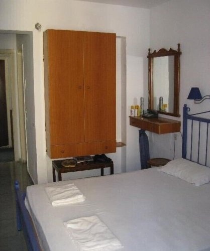Economy room with city view
