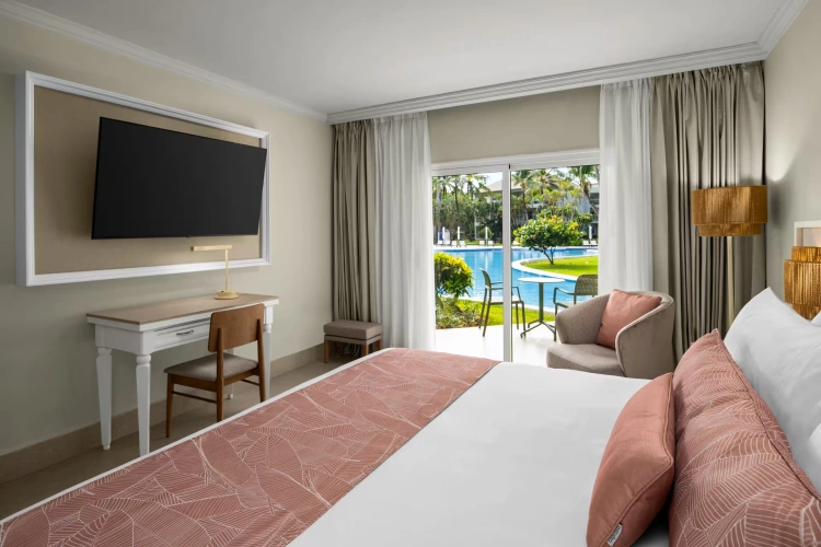 Standard Pool Walk-Out Double room with Tropical View