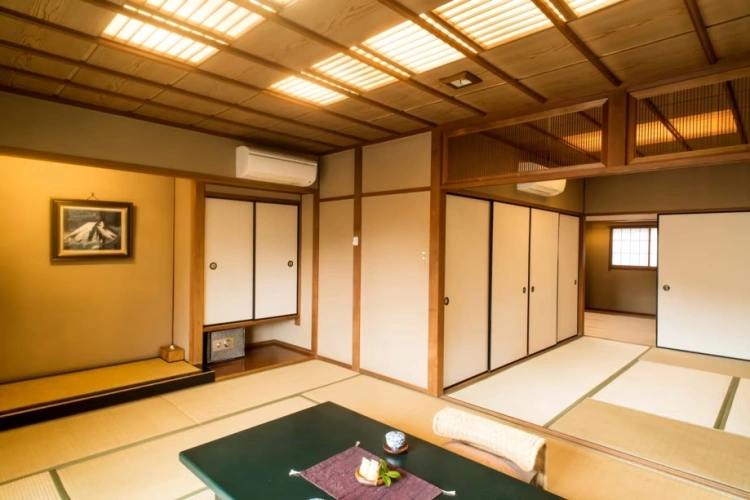 Shion Corner room