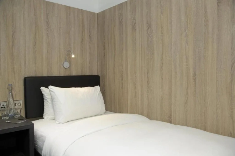Z Inside Single room