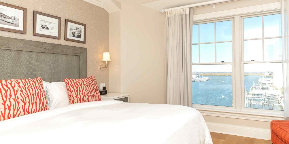 Superior Double Suite with bay view