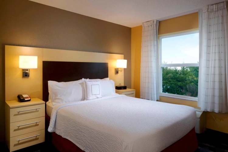 1 Bedroom Suite
