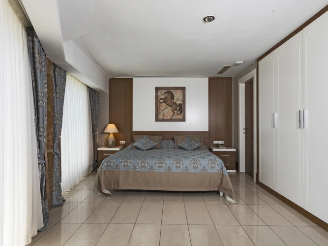 Quadruple King Suite
