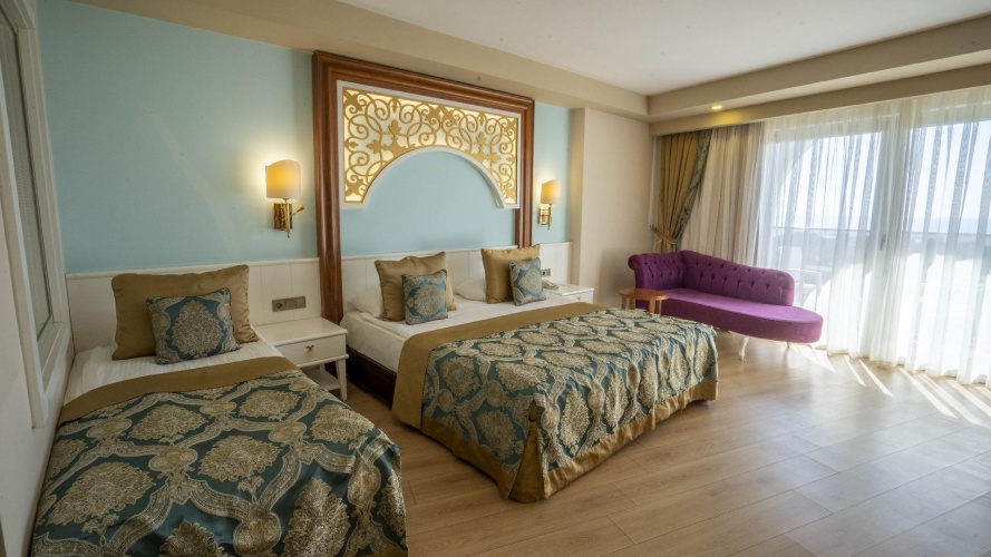 Standard Triple room