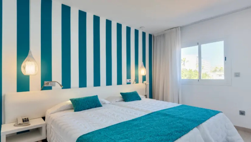 1 Bedroom Standard Triple Apartment with pool view