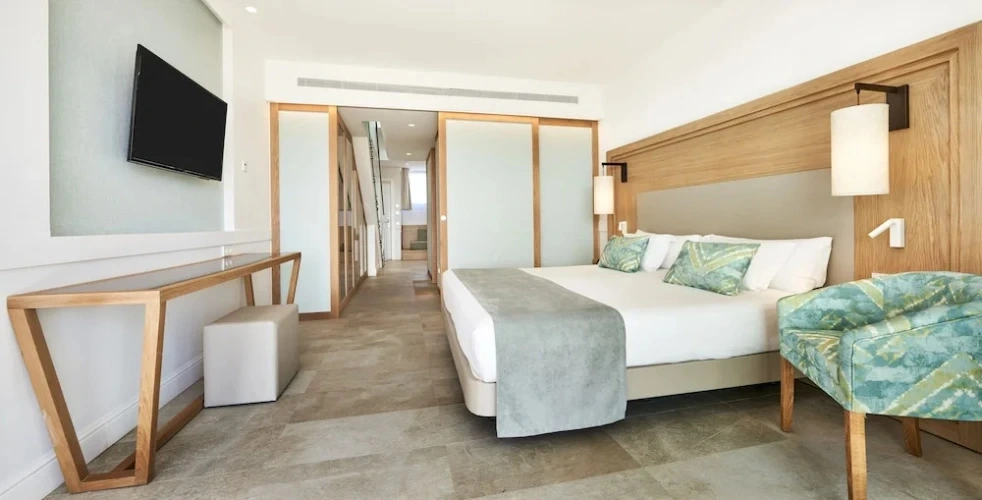 Superior Rooftop Family Double Suite with sea view