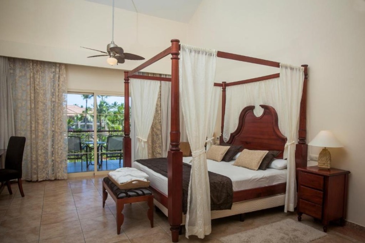 1 Bedroom Double Colonial Club (Adults Only 18+) Suite
