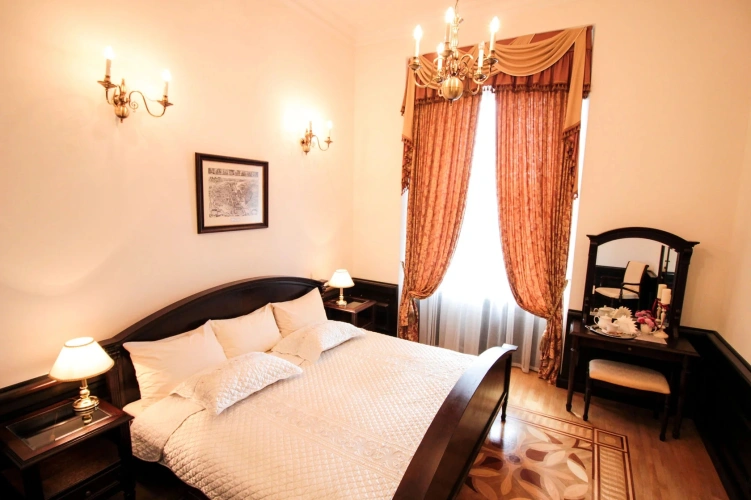 No. 2 Double Suite
