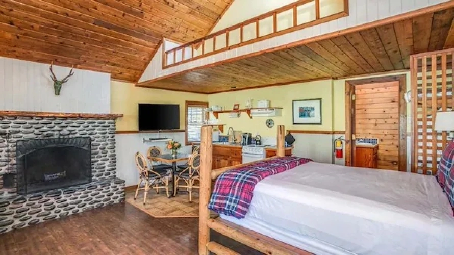 Lewis Double Hearthstone Inn