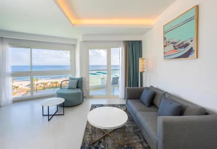 1 Bedroom Deluxe Double Suite seafront