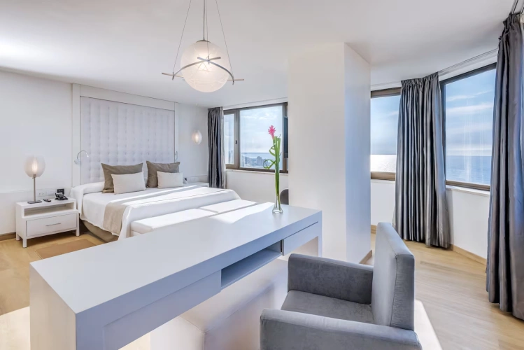 Master The Level Double Suite