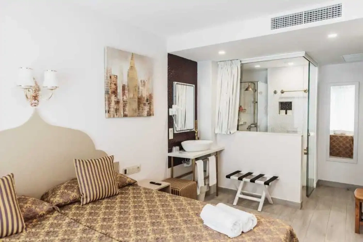 Large Double Family room
