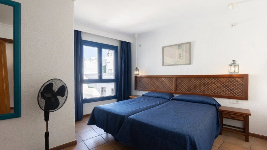 2 Bedrooms Quadruple Apartment