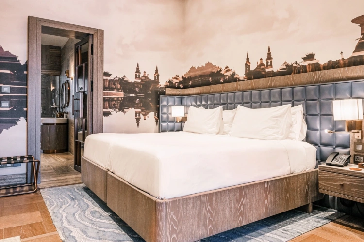 Grand Double Suite with harbour view