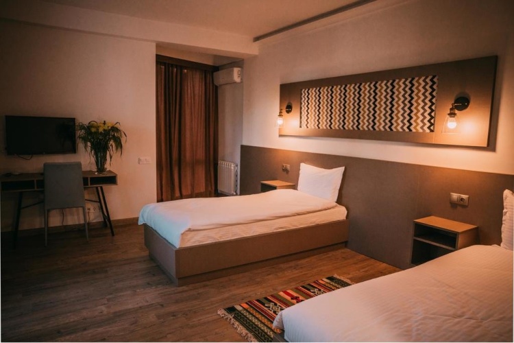 Double Suite
