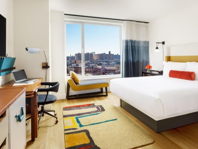 Standard Double room with city view