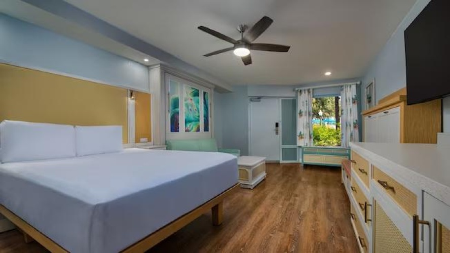 5th Sleeper room with water or pool view