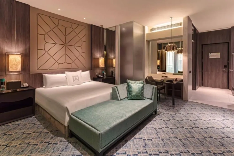 Executive Club Double room with city view
