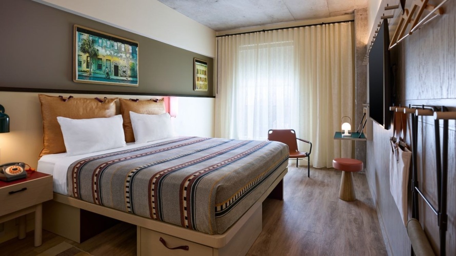 Solo Stretch Double room
