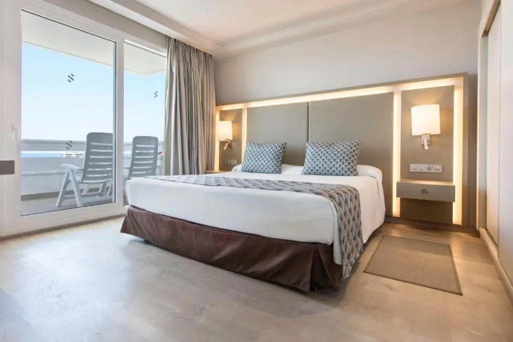 UP! (+18) Double room