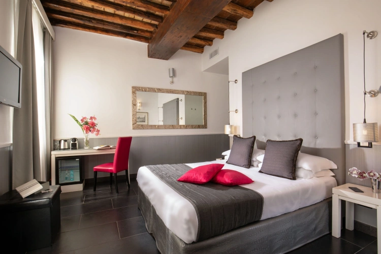 Superior Double room (Via Del Corso 81)