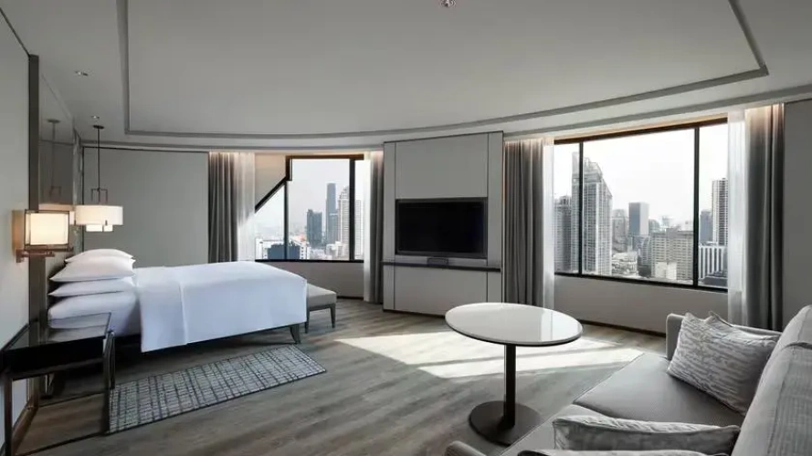 2 Bedrooms Large Executive Lounge Access Suite