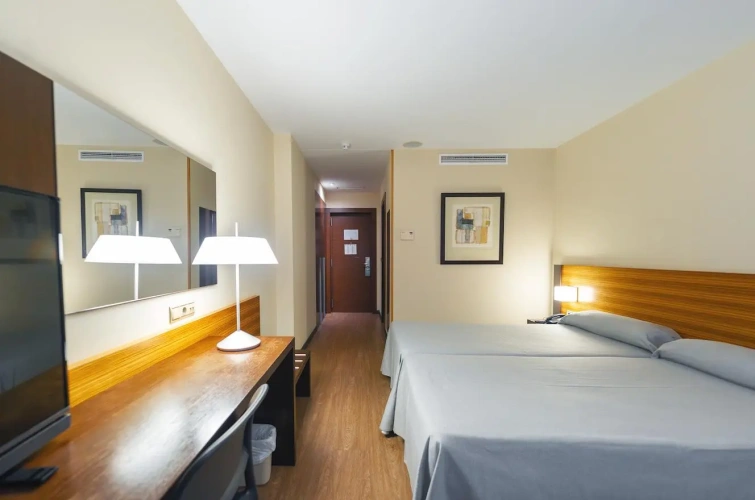 L room