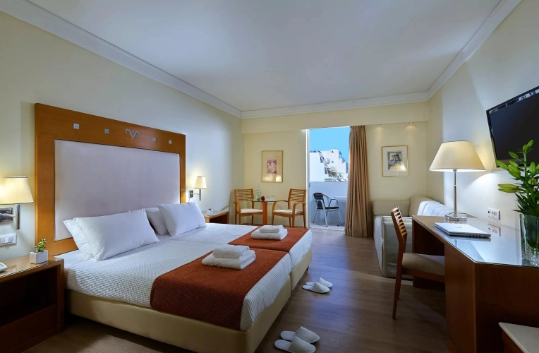 Standard Triple room