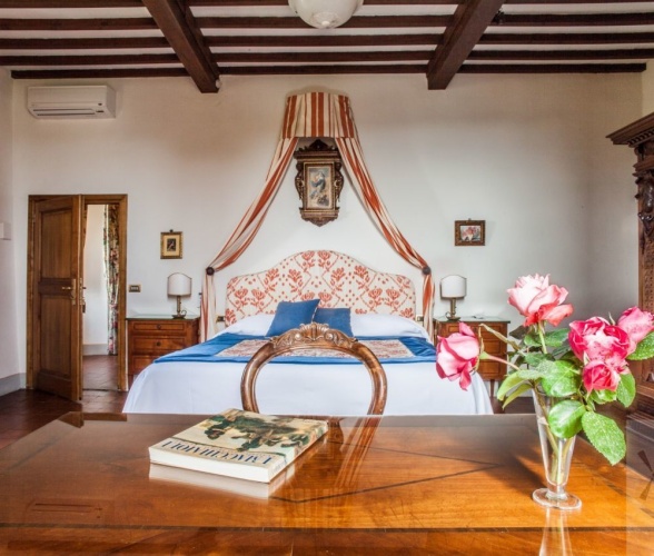Double Historic Room in the Villa