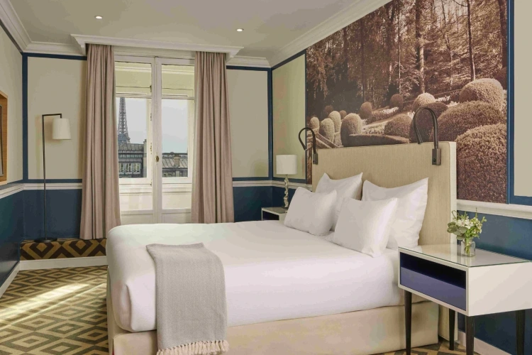 1 Bedroom Executive Double Suite with Eiffel Tower View