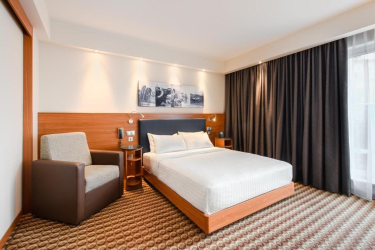 Accessible Queen room