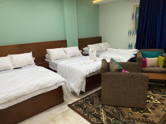 Pyramid Sextuple room
