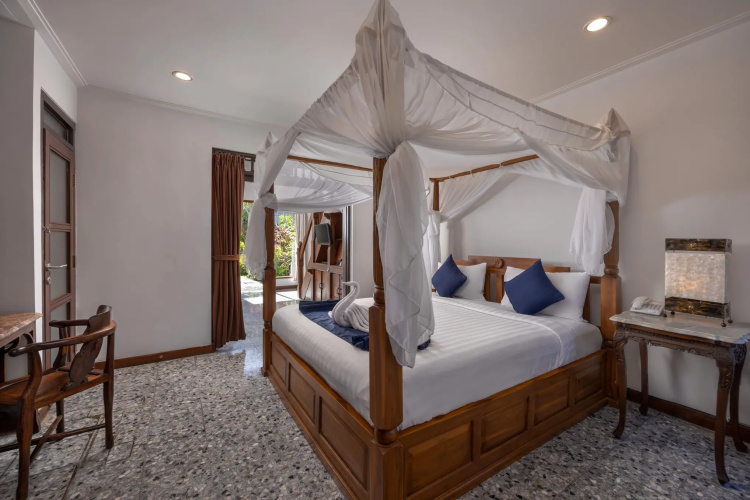 2 Bedrooms Villa with garden view