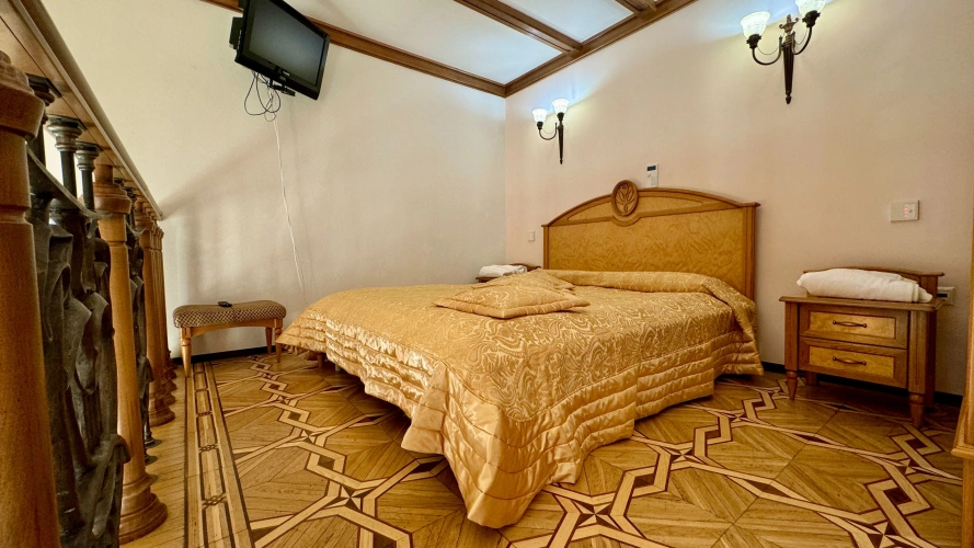 No. 305 Double Duplex Suite