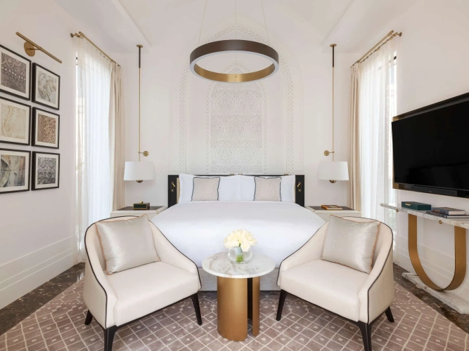 Junior Suite with pool view